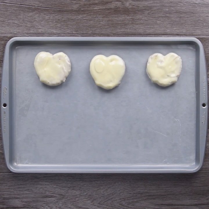 When You're Too Lazy to Make a Big Effort, but Still Want Something Sweet - These Three Ingredients Treats Will Satisfy That Craving