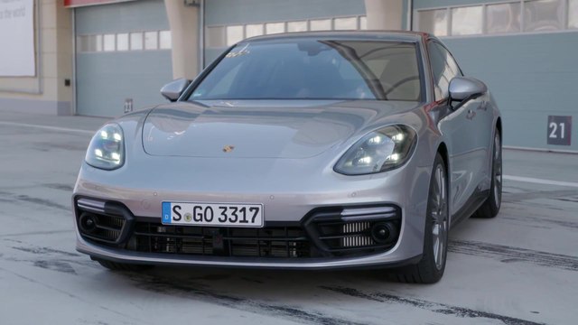 Porsche Panamera GTS Exterior Design in GT-Silver Metallic