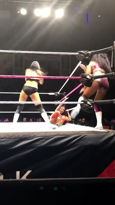 IIconics (Billie Kay and Peyton Royce) vs Asuka and Carmella - WWE White Plains October 22nd 2018 04
