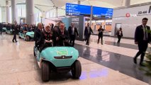 Cumhurbaşkanı Erdoğan, havalimanı açılışında elektrikli araç sürdü