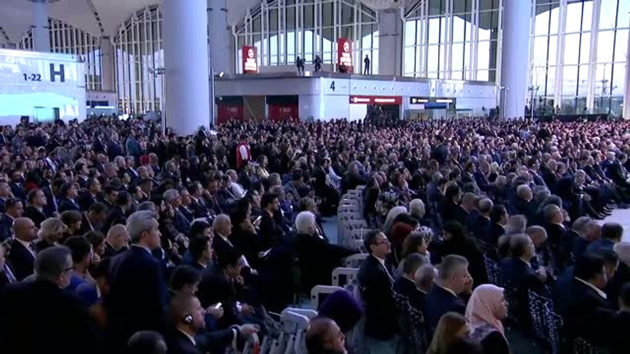 Cumhurbaşkanı Erdoğan: "Tüm Etapların 2028'e Kadar Tamamlanması Öngörülmektedir"