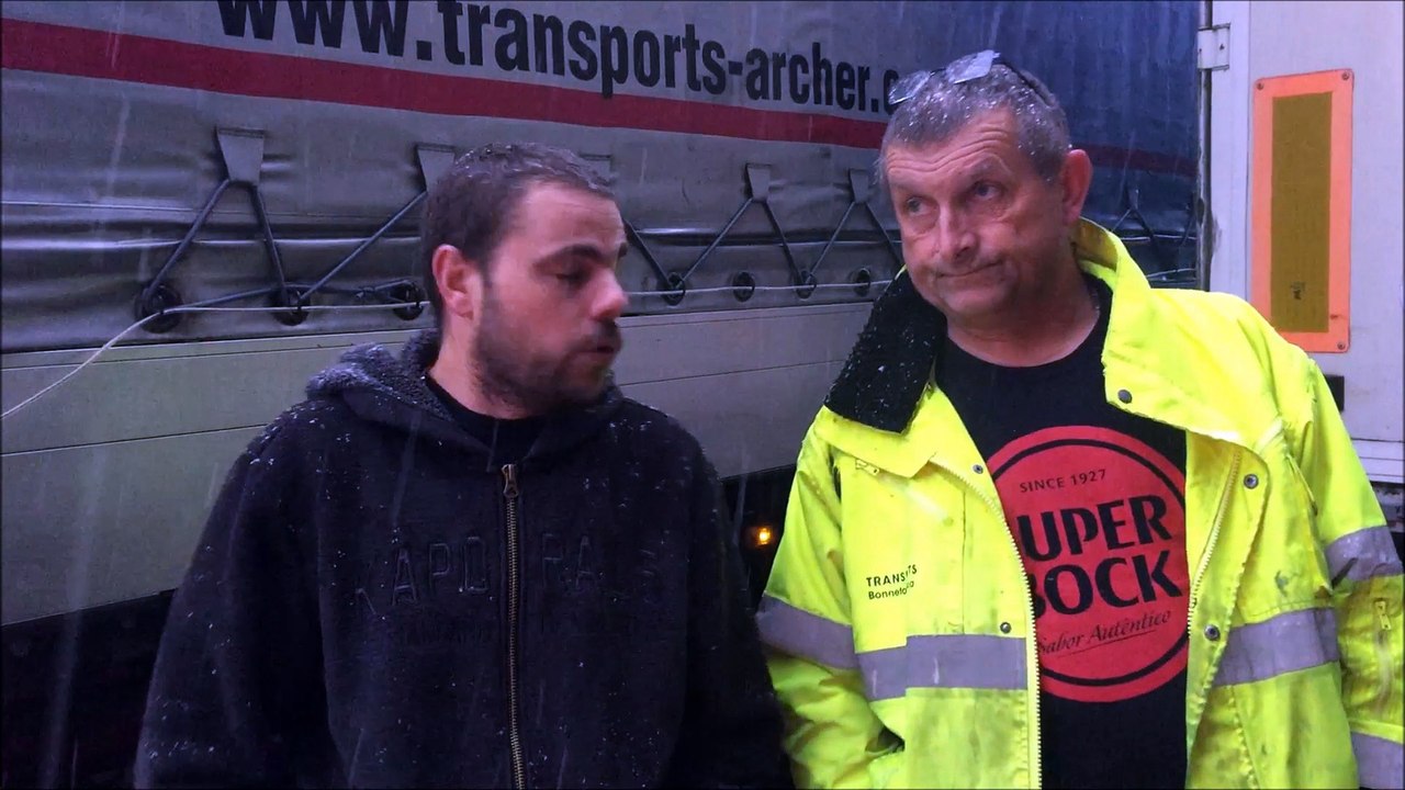 La neige oblige les forces de l'ordre à couper la RN88 en direction de la Haute-Loire à hauteur de Firminy