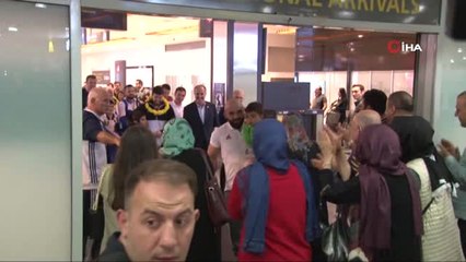 Güreş Milli Takımı İstanbul'a Geldi