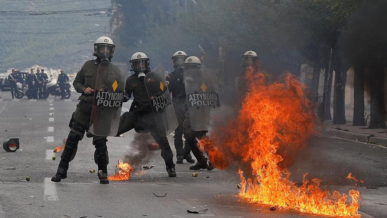 Greek students clash with police in central Athens