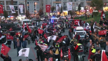 Beylikdüzü’nde kilometrelerce uzanan Cumhuriyet konvoyu