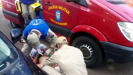 Civic bate contra ciclista na Av. Brasil