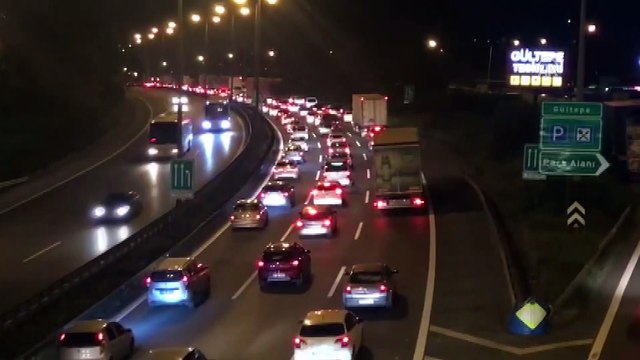 Anadolu Otoyolu'nda tatilden dönüş yoğunluğu - KOCAELİ
