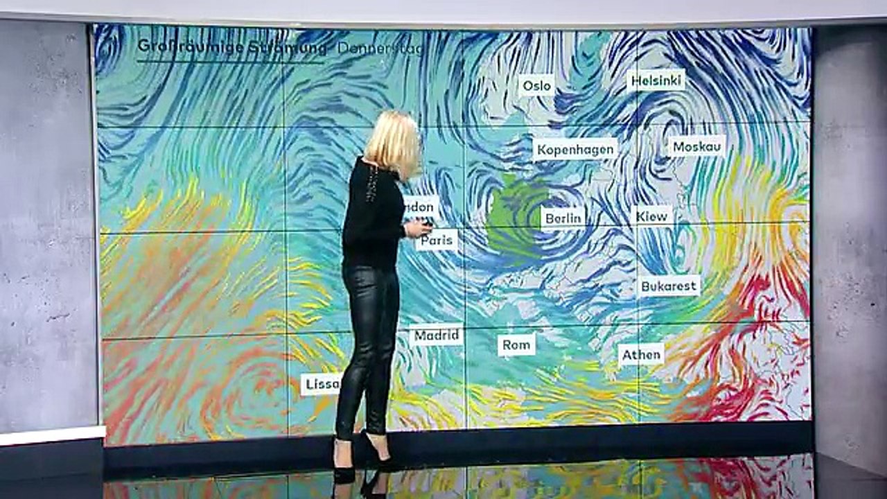 Miriam Pede in einer Gummihose