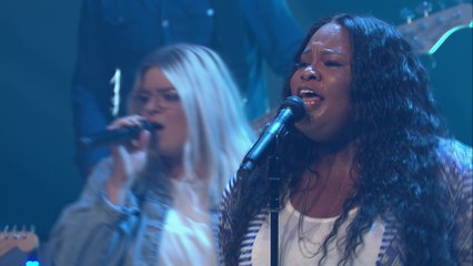Tasha Cobbs Leonard - The River Of The Lord