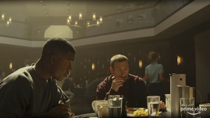 Jeremy Allen White Starts Going Crazy In 'Homecoming' New Scene