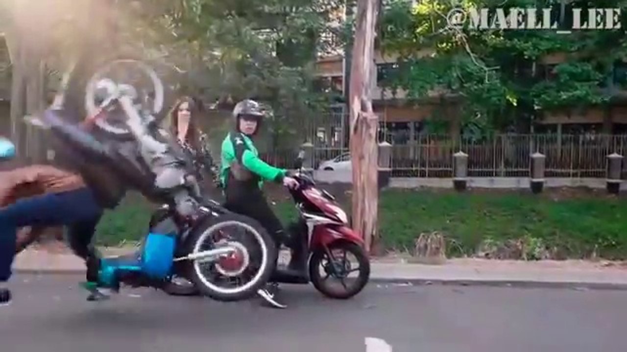 NGAKAK! MAEL LEE JUNGKIR BALIK _ MAELL LEE BUKAN KALENG KALENG