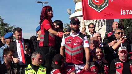 Yüzlerce motosikletliden ‘Cumhuriyet’ korteji