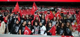 Beşiktaşlı Taraftarlar, 29 Ekim Coşkusunu Vodafone Park'ta Yaşadı