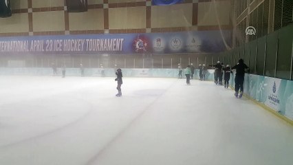 Engelleri aşmak için 'birlikte' patenle kaydılar - İSTANBUL