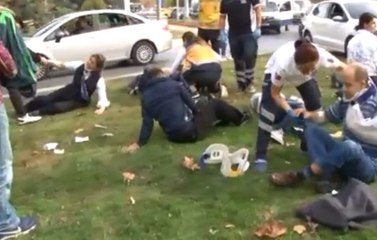 Havalimanına Yolcu Taşıyan Servis Aracı Bakırköy'de Kaza Yaptı