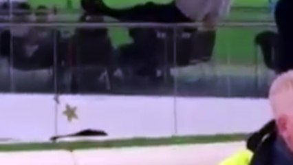 El postureo tiene mucho peligro: cae de un tercer piso en un centro comercial