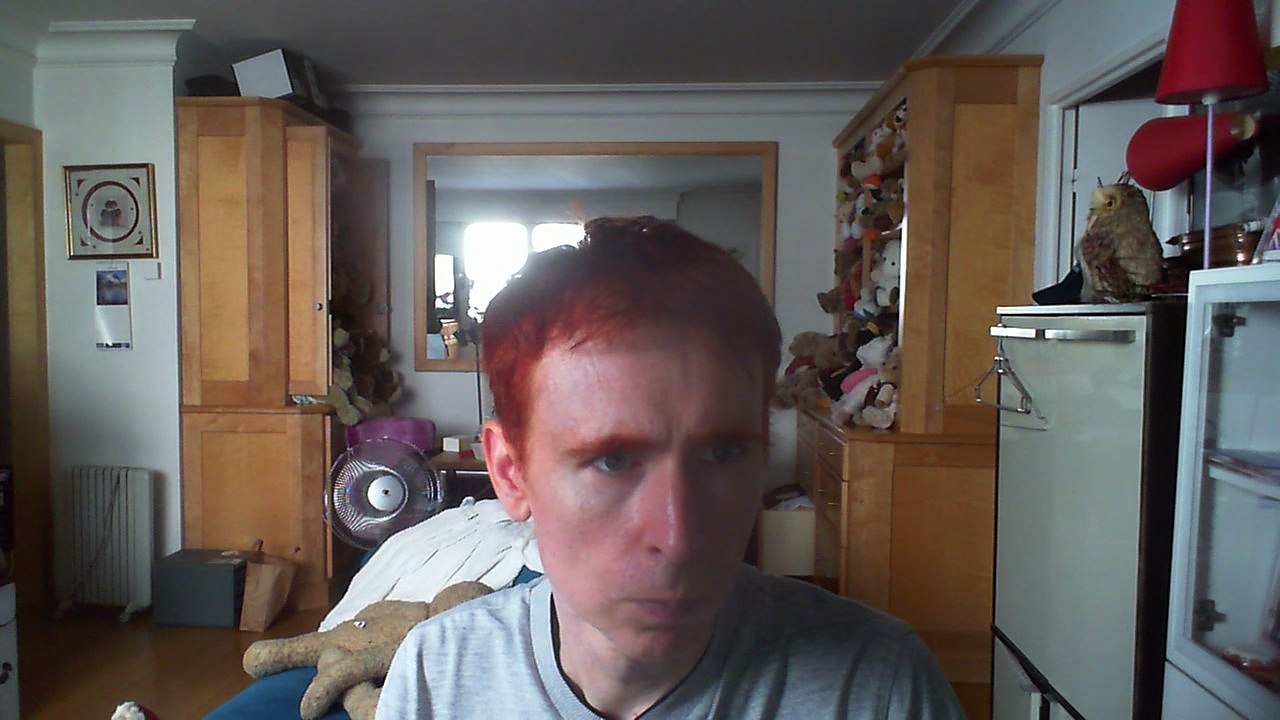 Wiwi égratigne "give me a sign" de Remady & Manu L