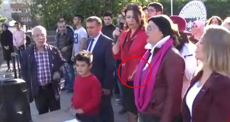 Andımız'ı Yanlış Okutan Şube Başkanının Çaresizliği, Kameralara Yansıdı