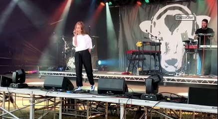 Rae Morris Performs At Valley Fest Bristol!