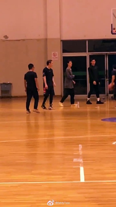 【20181020】許凱打籃球