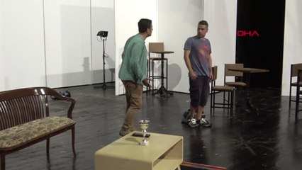 Adana Uyuşturucuya Karşı Tiyatroyla Mücadele Veriyorlar