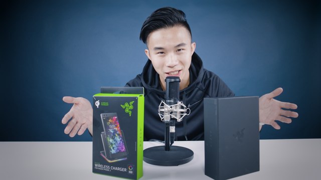 ASMR unboxing the Razer Phone 2 and wireless charger