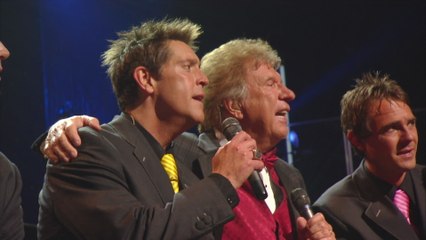 Bill & Gloria Gaither - Sitting At The Feet Of Jesus