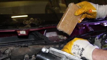 Yunan Sınırında Durdurulan Aracın Motor Kısmında 17 Kilo Eroin Ele Geçirildi