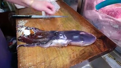 Japanese Street Food - MYSTERIOUS PURPLE OCTOPUS Okinawa Seafood Japan