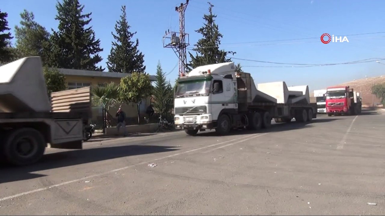 Türkiye'de İdlib'e Beton Blok Sevkiyatı