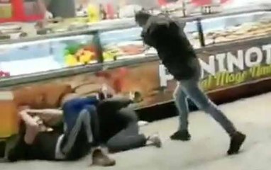 Des hooligans italiens agressent des supporters russe à coups de bâtons