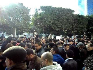 إيلاف تنقل رد فعل الشارع التونسي  - 5