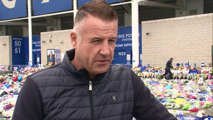 Leicester Mayor and fans pay tribute to crash victims