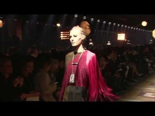 المشاهير يغازلون لانفين بتصاميم تحمل توقيعه في باريس