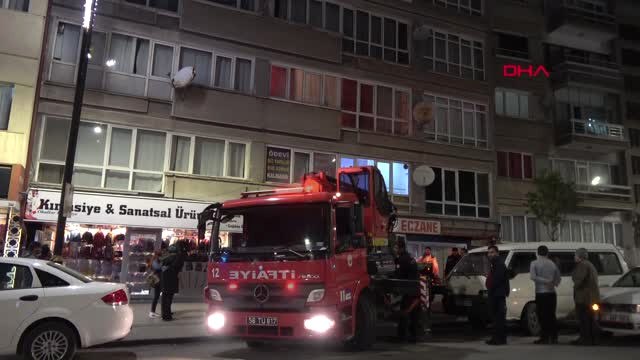 Sivas - Polisin İtfaiye Merdiveniyle Pencereden Girdiği Ev Boş Çıktı