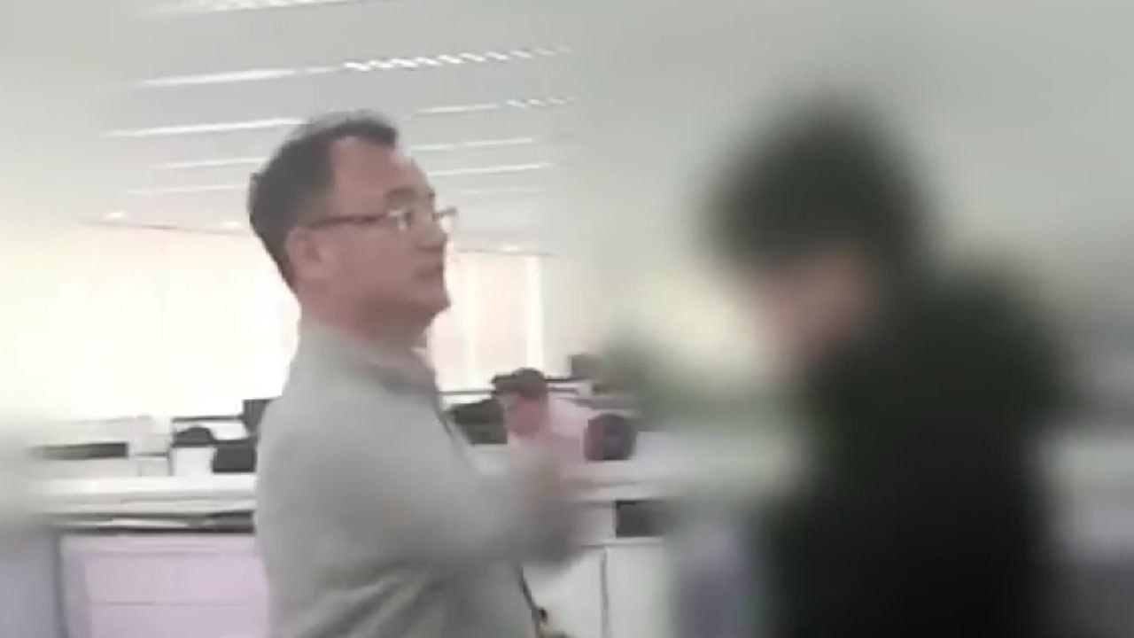 양진호 회장 '폭행 영상' 파문...경찰 수사 / YTN