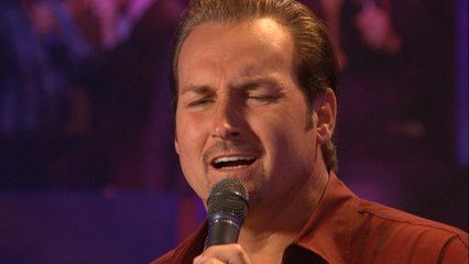 Bill & Gloria Gaither - Give Up (Live)