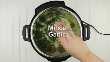 Instant Pot Jalapeno Popper Chicken Chili!