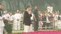 Rahul, Sonia Gandhi, Manmohan Singh pay tribute to former PM Indira Gandhi | OneIndia News