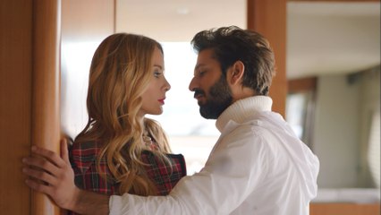 Ufak Tefek Cinayetler 39. Bölüm Panikleyince Çok Güzel Oluyorsun