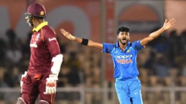 India VS West Indies: Khaleel Ahmed warned by ICC for Samuels send-off | वनइंडिया हिंदी
