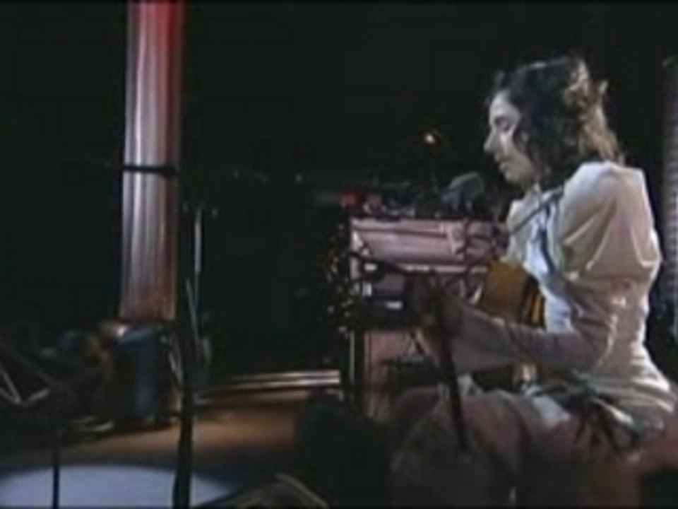 PJ Harvey - When under ether & The piano 2/5