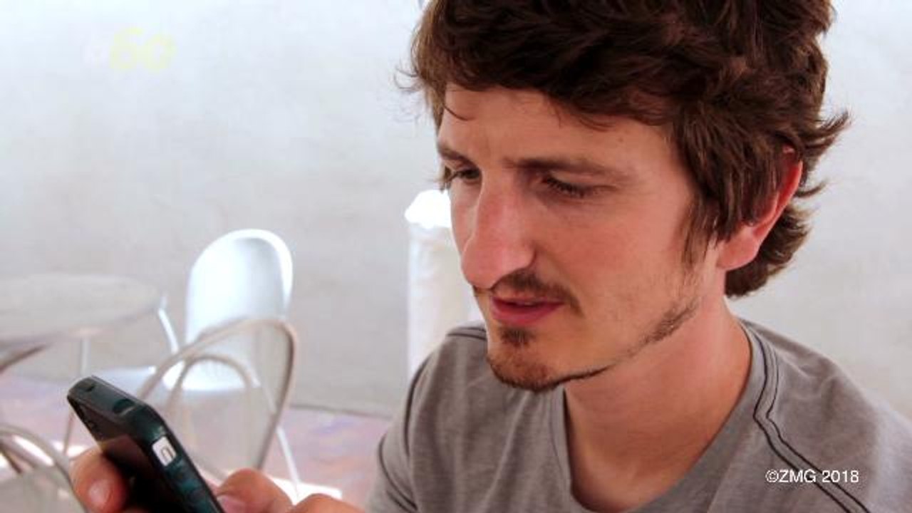 Study Finds iPhone Users Are Happier, More Sociable Than Android Users