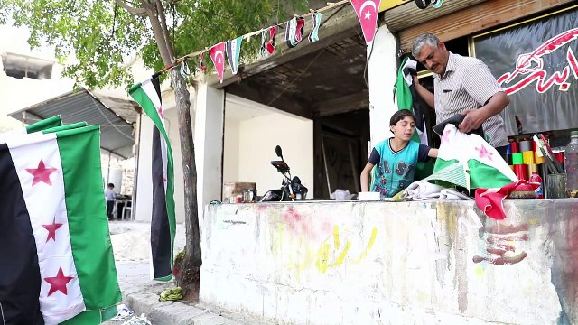 بحر نحاس مهندس تظاهرات مدينة معرة النعمان في سوريا يواصل نضاله