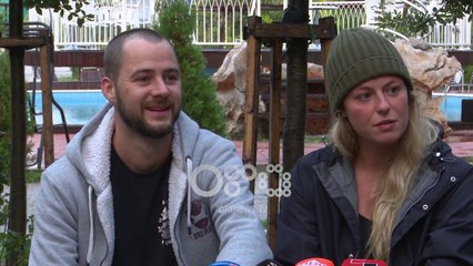 Ora News - Dy turistët e humbur në Theth rrëfejnë aventurën: S'na gjeti policia por banorët