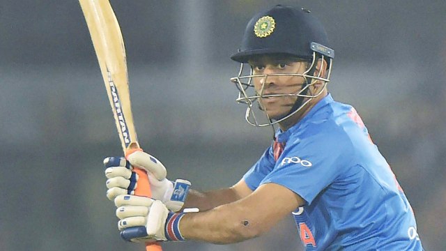 MS Dhoni Will play ICC Cricket World Cup 2019 Because of These Reasons | वनइंडिया हिंदी