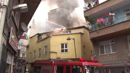 Seyrantepe'de Bir Camide Yangın Çıktı.