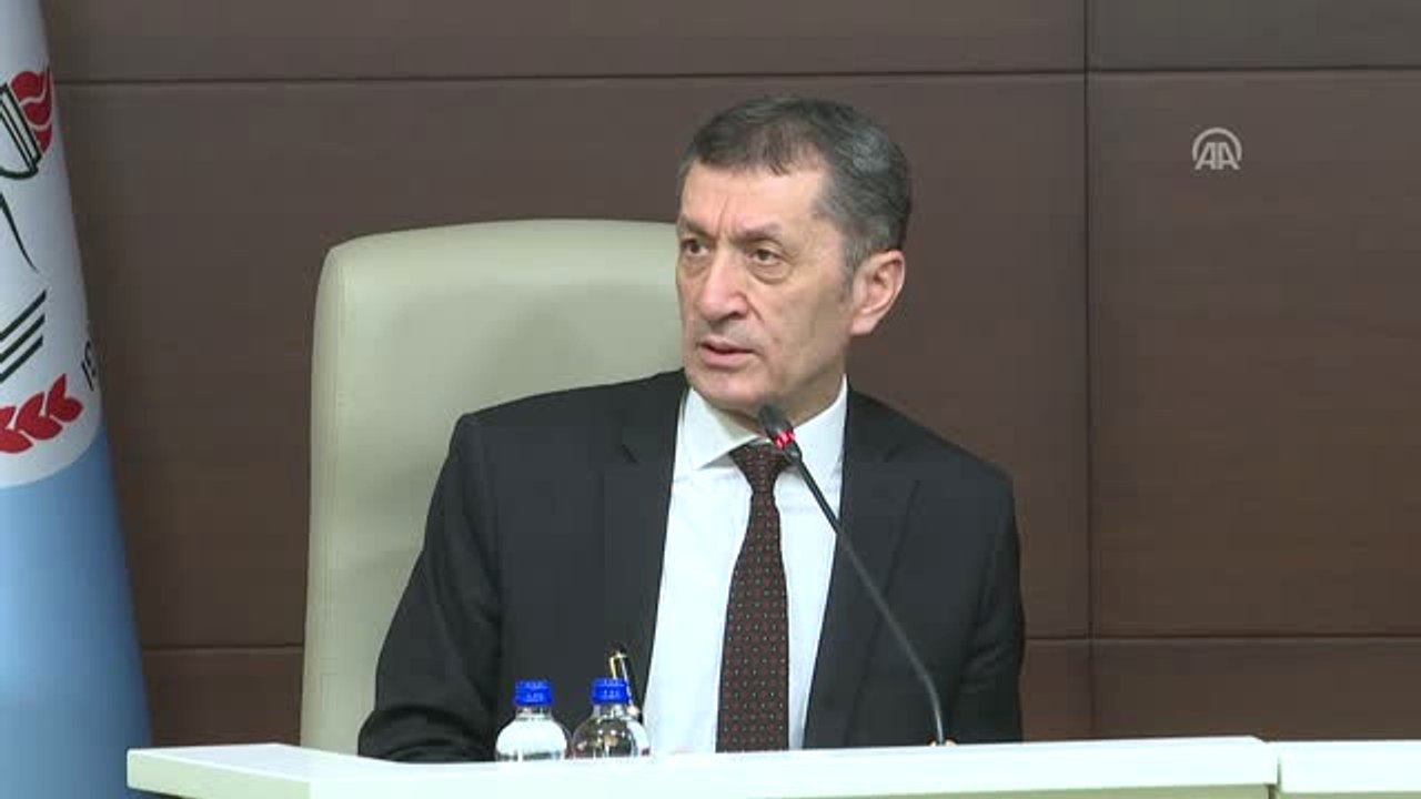 Selçuk: "Dersleştirilen Herşey Beraberinde Bilginin Pasifleştirmesini de Beraberinde Getiriyor"