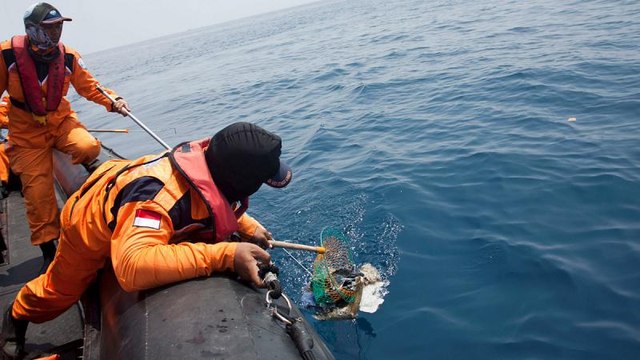 Спасатели обнаружили черный ящик
