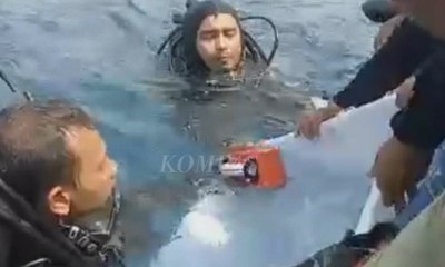Detik-Detik Pengangkatan Kotak Hitam Lion Air PK-LQP